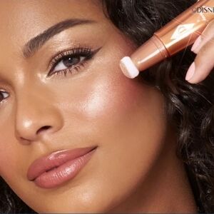 DISNEY100 x Charlotte Tillbury Beauty Light Wand Easy Highlighter in Spotlight